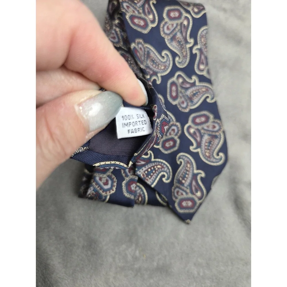 Navy Blue Paisley Men's Silk Tie Classic Sophisticated‎ 3 Inch Wide Thinner